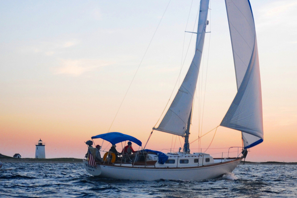 Momento sailing past Long Point
