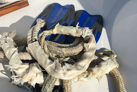 Cutting free a fouled prop